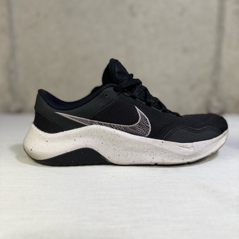 Nike Men’s Legend Essential 3 Sneakers